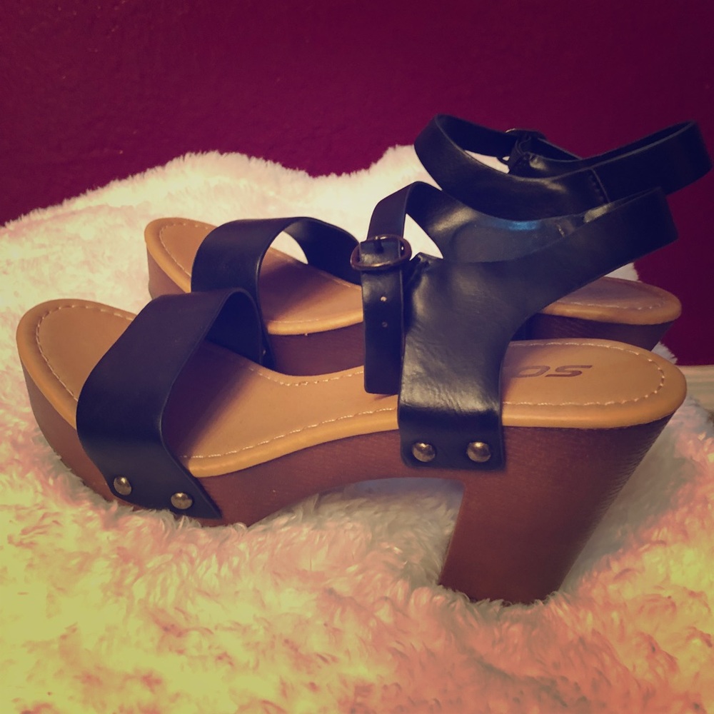 Women’s Chunky Wedge Sandals